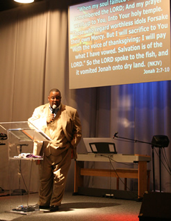 Pastor Lewis Lee Preaching
